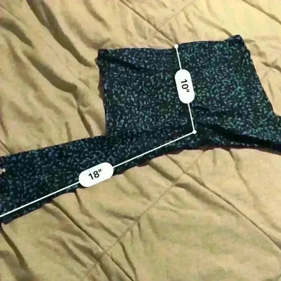 Under Armour UA Blue‎ and Black Compression Crop Capri Leggings - Picture 5 of 5